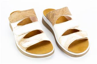 ECRU-BEIGE SLIPPER 3 VELCRO