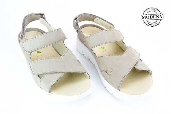 Detailpagina - Ander damesschoenen model: BEIGE SANDAAL VELCRO K-BREEDTE