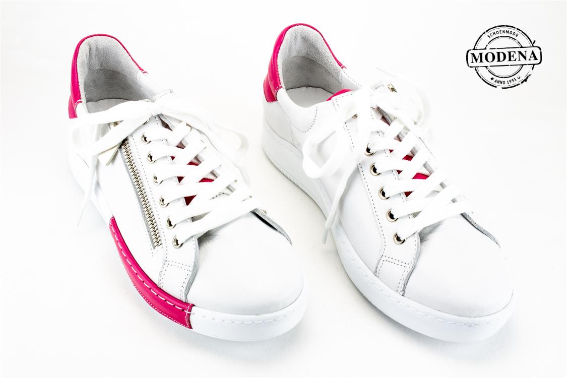 Modena schoenmode - sneaker kleur accenten - wit fuchsia accenten
