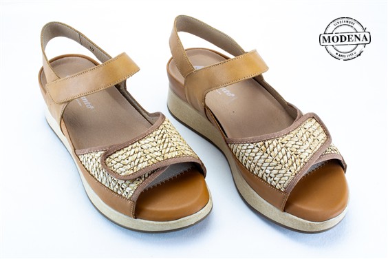 Detailpagina - Ander damesschoenen model: CAMEL SANDAAL RAFFIA