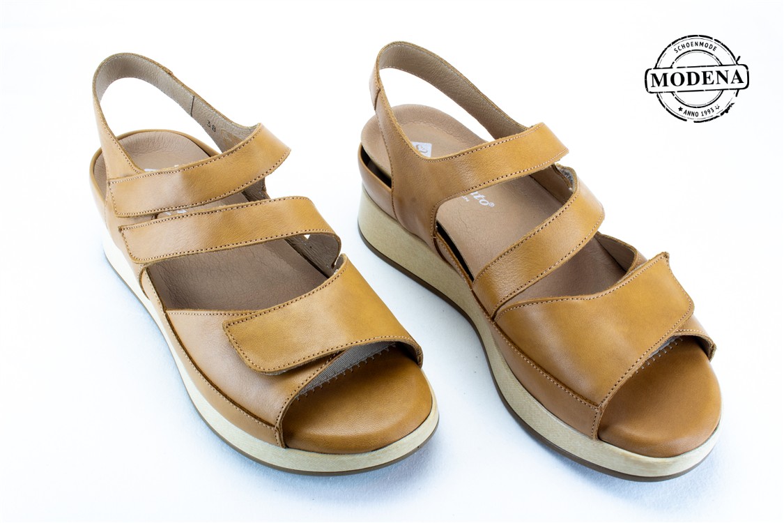 Modena schoenmode - sandaal - camel sandaal 3 velcro