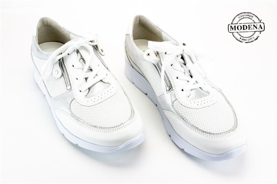 Detailpagina - Ander damesschoenen model: WIT SNEAKER K BREEDTE