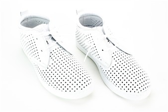 WIT HALFHOGE BASKET PERFOREE