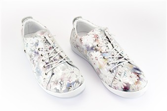 WIT METALIC BLOEMEN LAGE