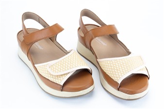 CAMEL SANDAAL RAFFIA VOOROP