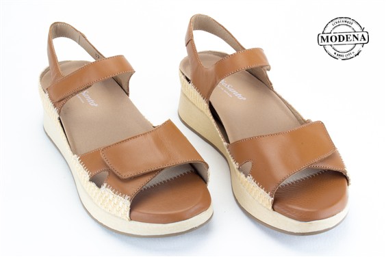 Detailpagina - Ander damesschoenen model: CAMEL SANDAAL RAFFIA ZIJKANT