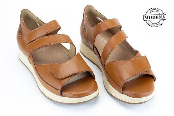 Detailpagina - Ander damesschoenen model: CAMEL SANDAAL TOE HIEL