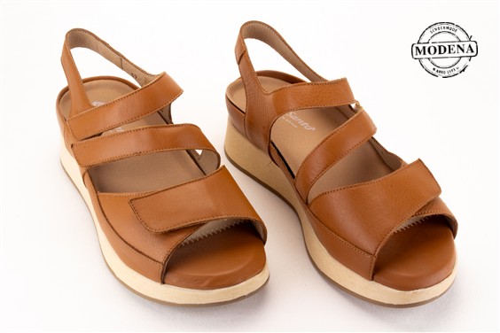 Detailpagina - Ander damesschoenen model: CAMEL SANDAAL 3 VELCRO