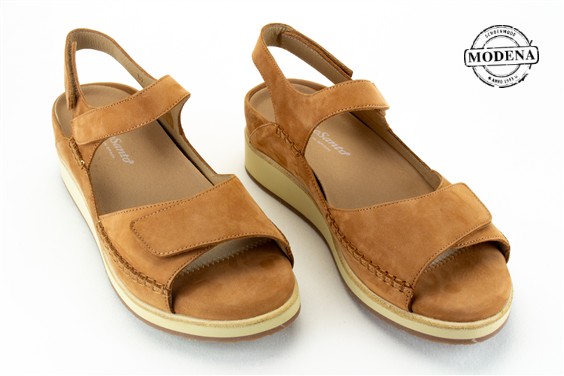 Detailpagina - Ander damesschoenen model: CAMEL SANDAL SIERSTIKSEL NUBUK