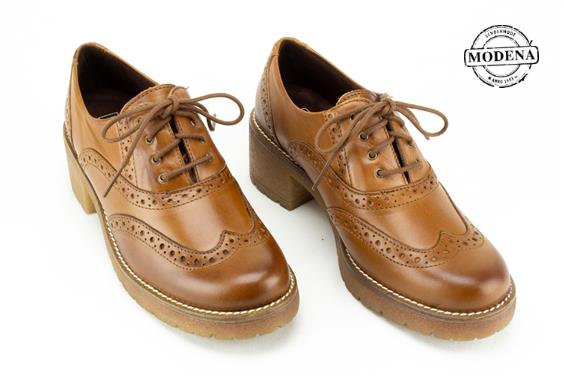 Detailpagina - Ander damesschoenen model: CAMEL VETERSCHOEN STOERE HAK