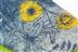 Afb. Detail C van MUIL BLAUW-GELE BLOEMEN