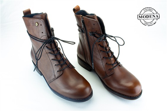 Detailpagina - Ander damesschoenen model: COGNAC VETERLAARSJE PLATTE HAK